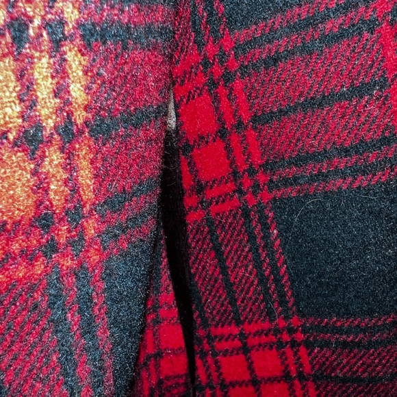 Mod Vintage Tartan Wool cape ! Red Plaid Queen of Capes - Picture 4 of 4